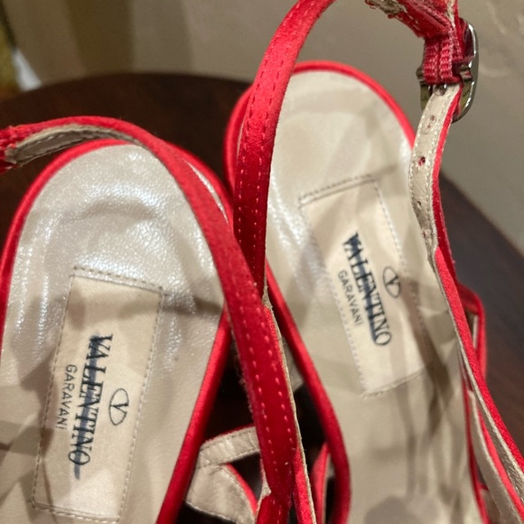 Valentino Garavani Red Satin Strappy Bow Heels, MISMATE, Right 7.5, Left 6.5 - Picture 9 of 13
